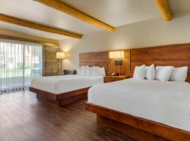 Best Western Ponderosa Lodge，西絲特斯的飯店