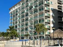 The Queen of Cozumel - Urban Empire En-suite City View - for Couples in Mind