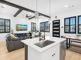 NEW! Houston Cozy Getaway Near Stadiums & Downtown