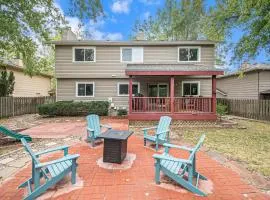 Cozy & Elegant Gem Fenced Yard BBQ & Games