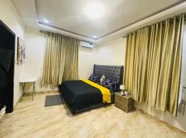 Royal Court Apartments