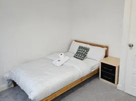 Double Cosy Bedroom in Central Dartford