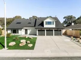 Luxury 5-Bedroom Family Home in La Jolla minutes to the Ocean Sleeps 14