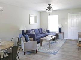 Gulf Coast Condos on the Sand Dunes - 101, caba&ntilde;a o casa de campo en Dauphin Island