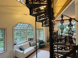 Chalé com piscina térmica no Centro de Gramado