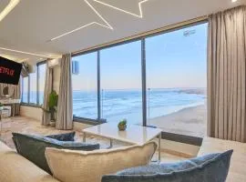 Beachfront Paradise Charming 1BR with Ocean Views