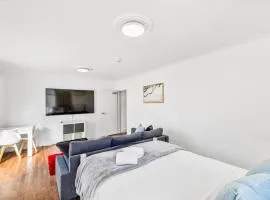 Caloundra Affordable Beachside Studio