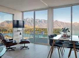 Remarkable VIEWS 2 Bedrooms & BIG DECK