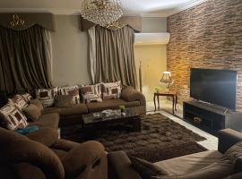 Cozy 2bd apt Beverly hills egypt sheikh zayed, מלון בSheikh Zayed