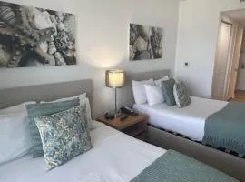 Beautiful Studio in Hallandale with Beach & Pool