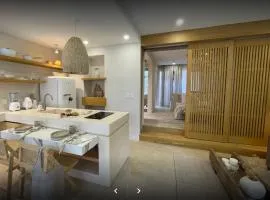 New Villa with bathtub and Jacuzzi