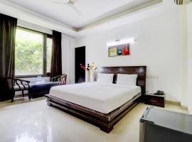 Blue Moon Residency Hotel & Restaurant, hotel i Gurgaon