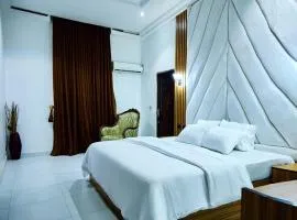 York V Hotel And Suite