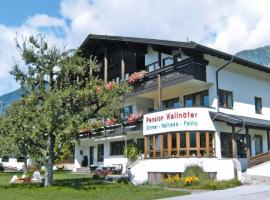 Farmhouse on Mieminger Plateau with Mountain Views โรงแรมในมีมิง