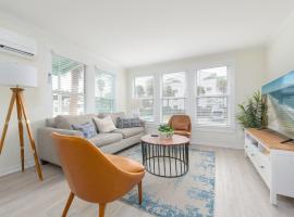 Be a Nomad - Ocean Breeze - Steps from Beach, Hotel in Jacksonville Beach