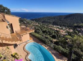 Villa Pétale de Rose、キャヴァレール・シュル・メールのホテル