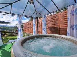 Ti kaz bourbon vanille - Vue montagne jacuzzi