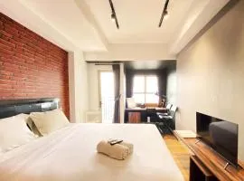 Comfort Studio Room at Mekarwangi Square Cibaduyut Apartment By Travelio