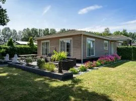 Mooie, luxe woning aan het water 7 persoons VP005