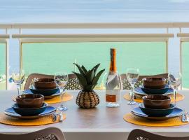 Luxury Seafront 3BR with Pool by ArcoBnb