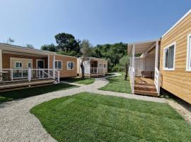 Mobile Home Charme 177, hotel v destinaci Pietra Ligure