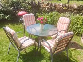 Cottage in Saddleworth with private garden and great views