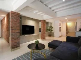 20A Ashgrove home - Movie Room