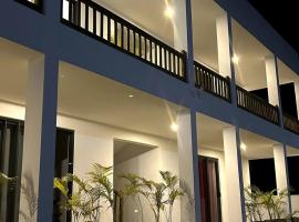 Arc En Ciel Apartments, hotel em Trou dʼEau Douce