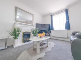 Sleeps 5 - Private Garden- Free Parking, Hotel in Corby