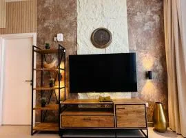 1BR Desert Modernism by Blue Cloud Holidays