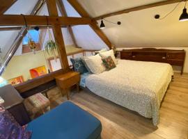 Loft Apartment at Moulin SAGE, hotel v destinaci Treignac