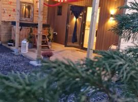 Pond Beach Hazel with hot tub, hotel v destinaci Rathdowney