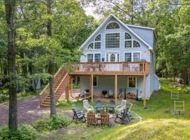 The Nest at Brier Crest by AvantStay Game Room Expansive Deck Fire Pit