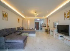 Jomtien Seaview Studio at View Talay 5 ,Big Pool