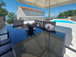 2 Bedroom Gorgeous Home In Dramalj