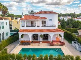 Luxurious Villa - Pool, Hot Tub, Cinema and Golf