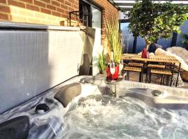 Au Petit Seny, gîte charme et nature avec jacuzzi pro, khách sạn ở Tinlot