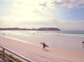 Estúdio com Ar Refrigerado a 300 m Praia
