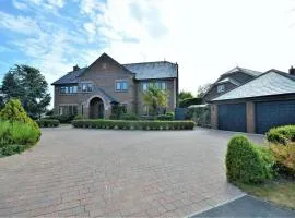 Lavish4Bed Mansion in Warrington