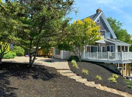 Walk to Beach! Hyannis Family Haven w/ Deck, хотел в Хаянис