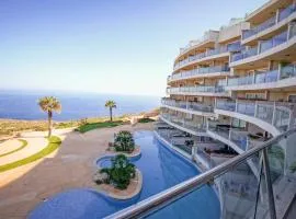 Luxury Living Apt with Massive Pool - Views and Beautiful Gardens