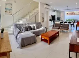 Casa charmosa condomínio piscina Praia de Juquehy, São Sebastião