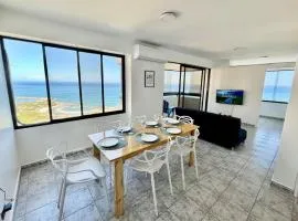 Amazing apt ocean view, 10 min Airport