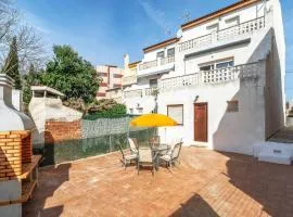Cozy Home In Vinaroz With Wifi