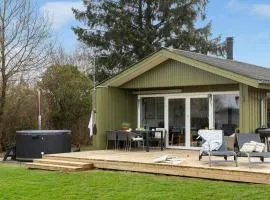 2 Bedroom Awesome Home In Bogense