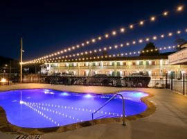 Quality Inn Downtown Helen โรงแรมในเฮเลน