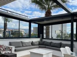 Super Luks, Denize 100 Metre, Ruya Evi 1