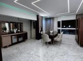 Luxury three bedroom duplexSheraton Airport