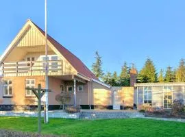 3 Bedroom Cozy Home In Havndal