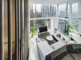 Amazing Skyline Views 3BR Duplex With Free Parking